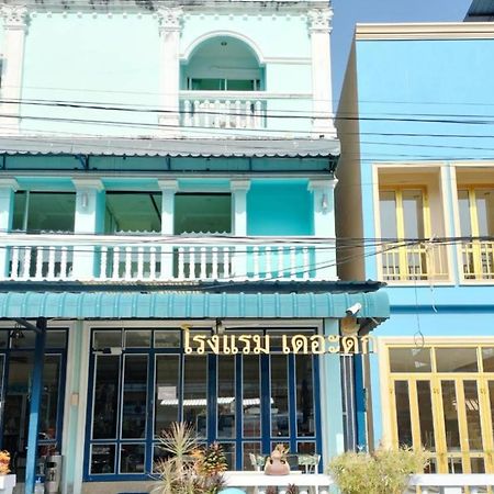 The Duck Hotel Phuket Bagian luar foto