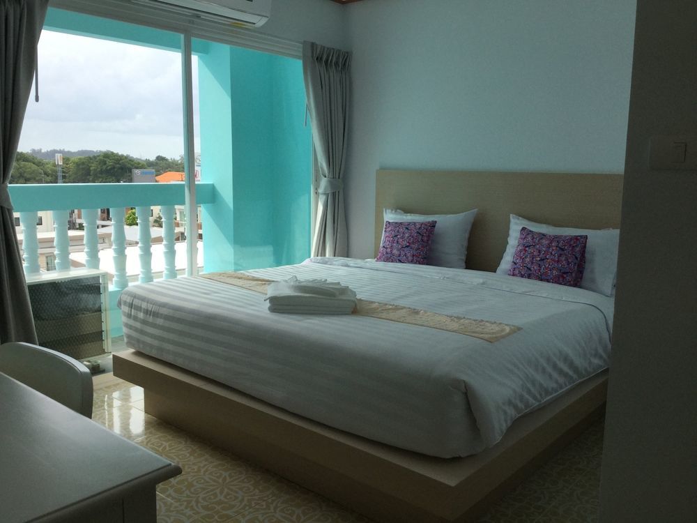 The Duck Hotel Phuket Bagian luar foto