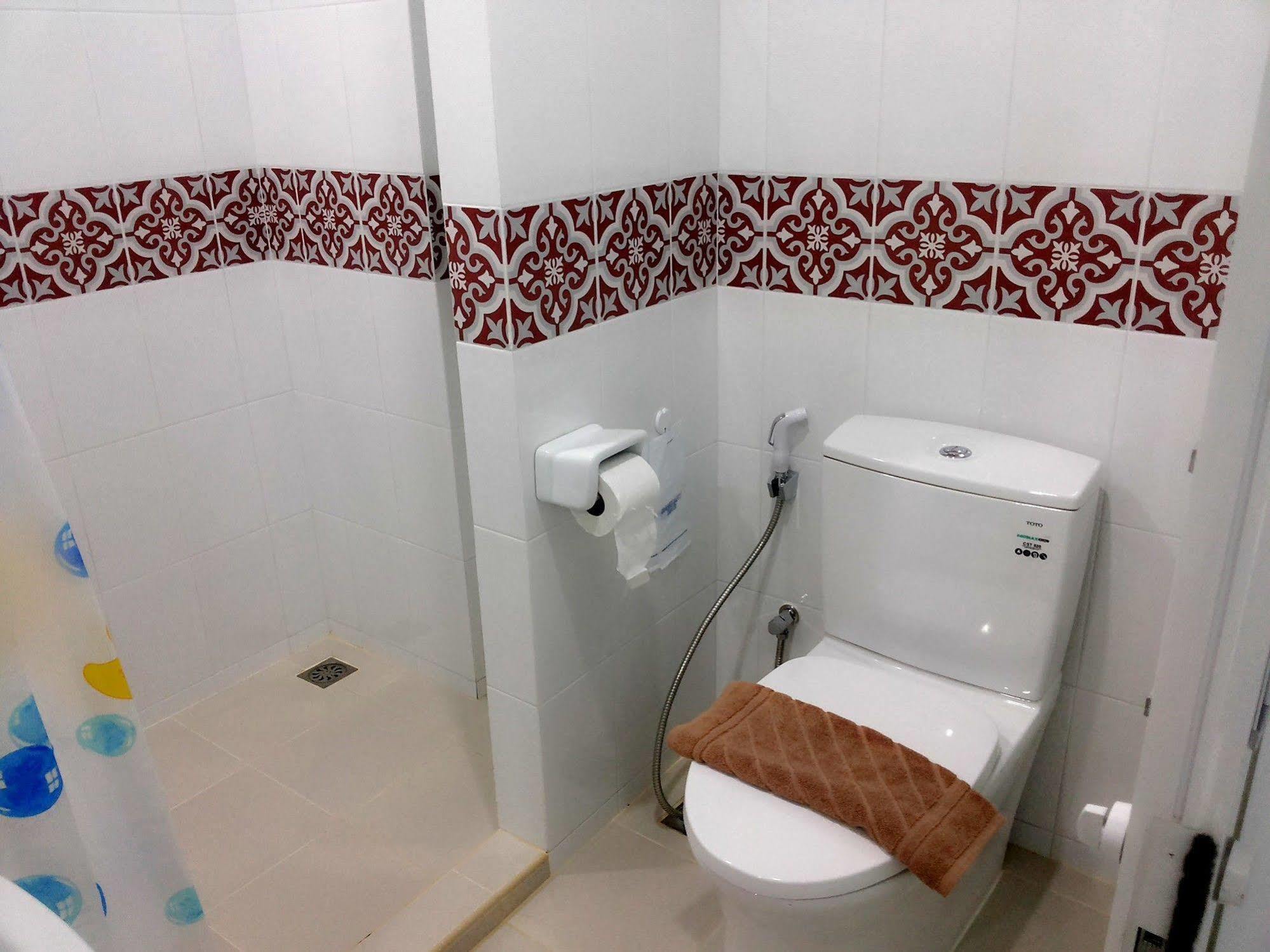 The Duck Hotel Phuket Bagian luar foto
