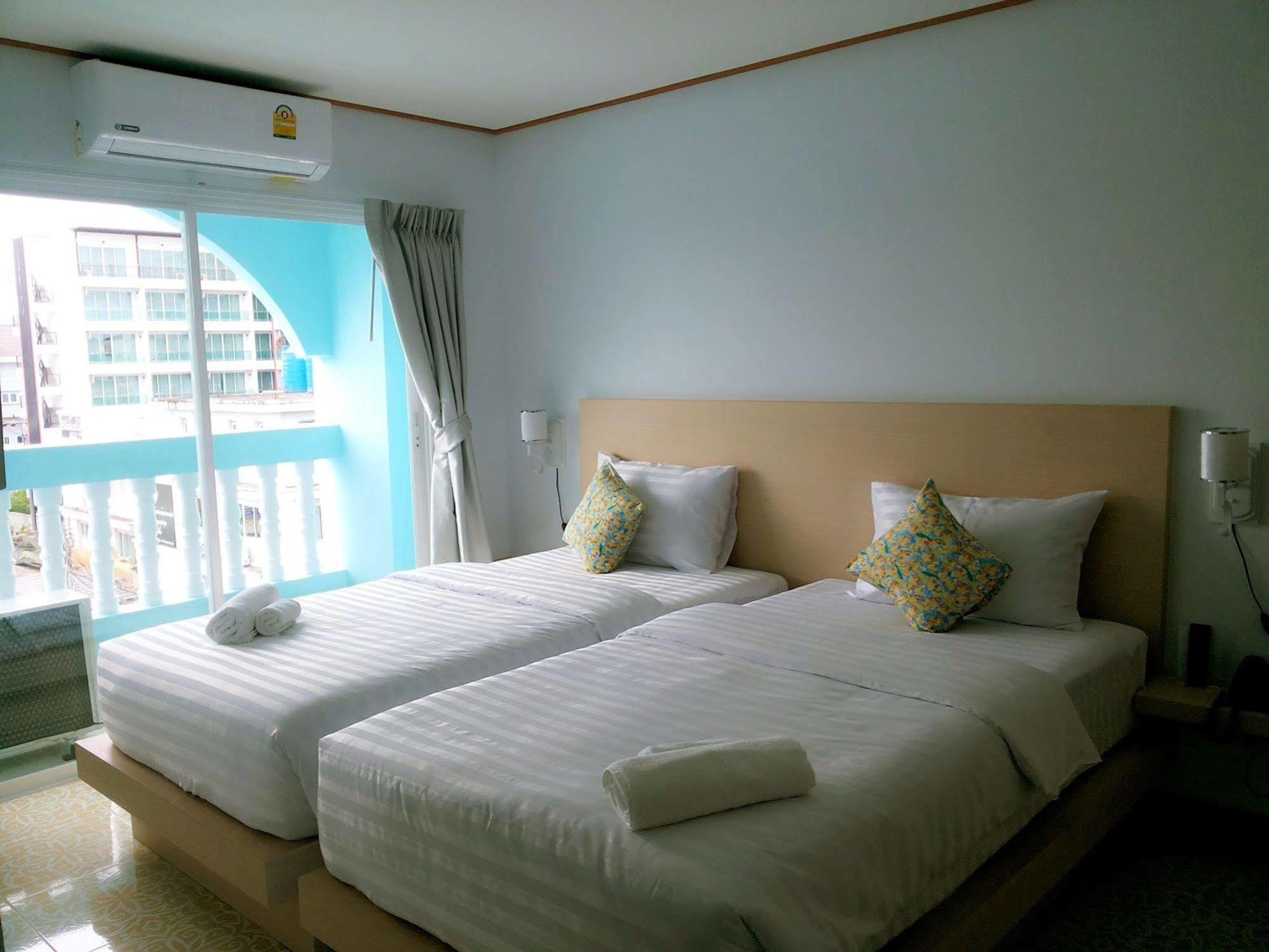 The Duck Hotel Phuket Bagian luar foto