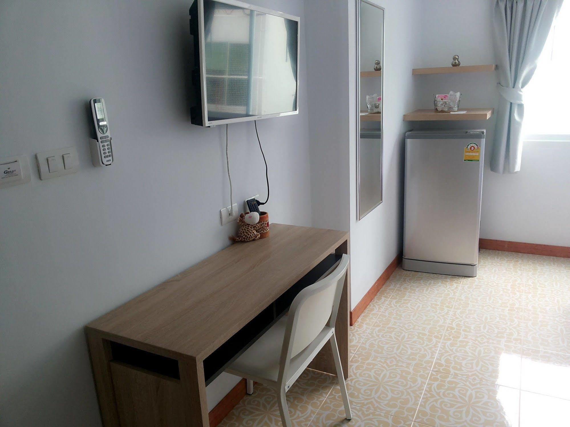The Duck Hotel Phuket Bagian luar foto